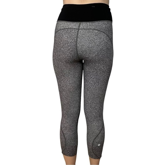 Lululemon Leggings Run the Day Crop Capri Workout Gym Size 6 Small - Picture 1 of 7